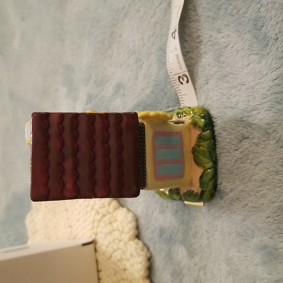 Porcelain cottage house trinket - Picture 4 of 5